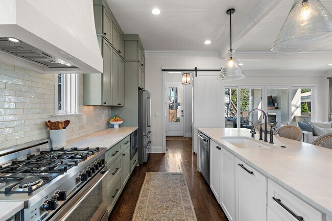 Building Photo - Luxury 12 South Living! $13,000 per month lease. 6 Bed 6 Bath with Great Outdoor Space and Bonus ...