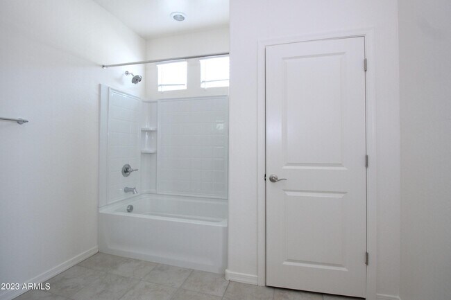 Building Photo - 1126 E Westwood Dr