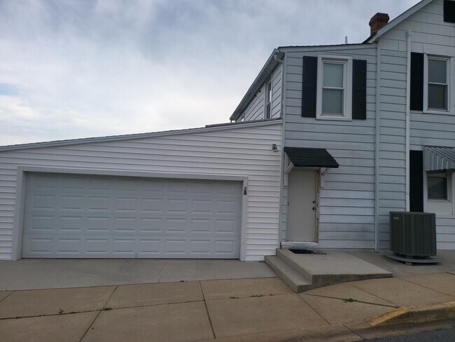 Building Photo - 139 N Seton Ave