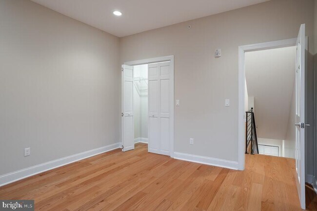 Building Photo - 724 N 3rd St