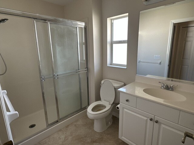 Building Photo - Spacious 2-Bed, 2-Bath Home in Venice with...