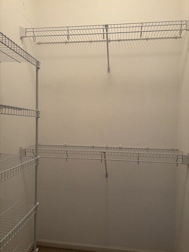 Building Photo - 420 Community Dr