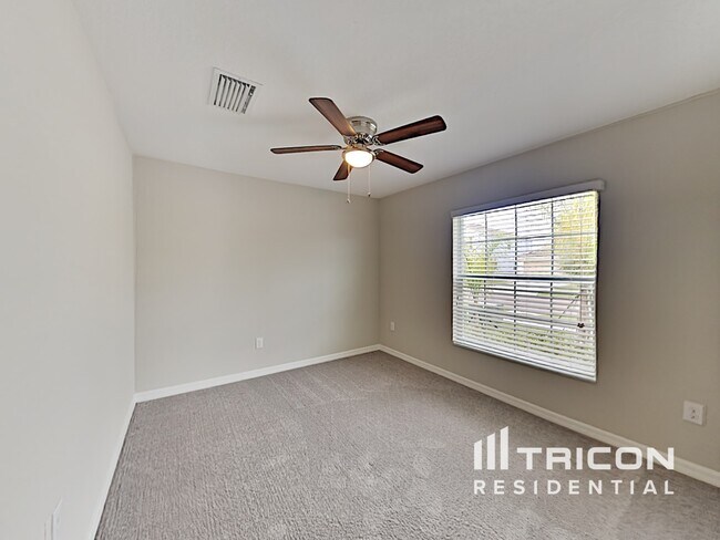 Building Photo - 1748 Broad Winged Hawk Dr