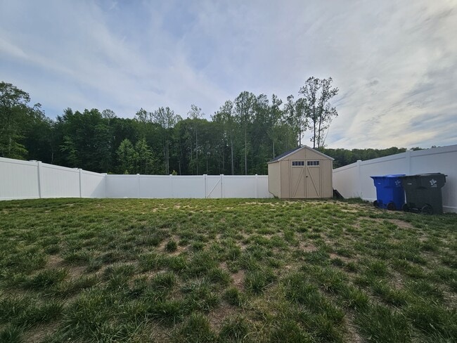 Building Photo - 449 Mossy Grv Ln