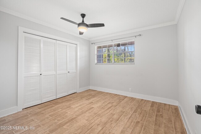 Building Photo - 22 Comares Ave