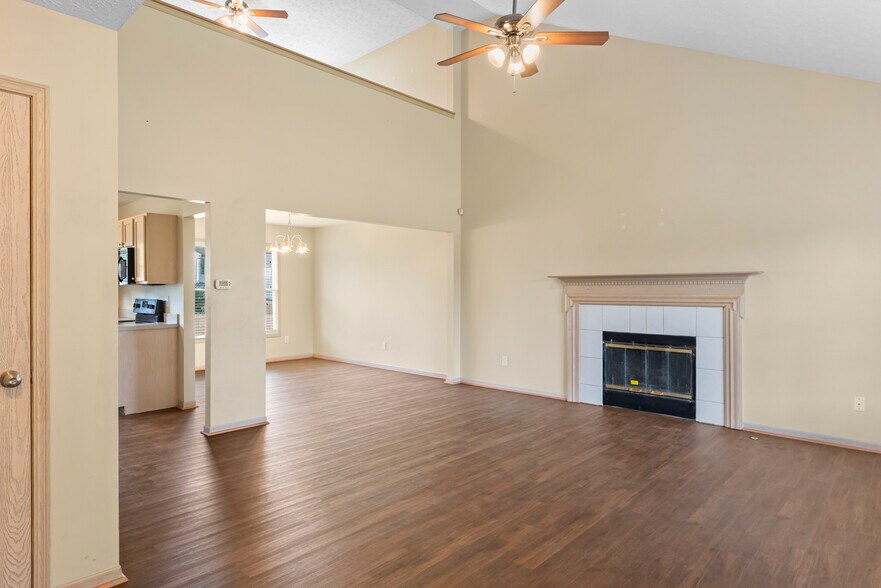 Building Photo - 8521 Old Ivory Way