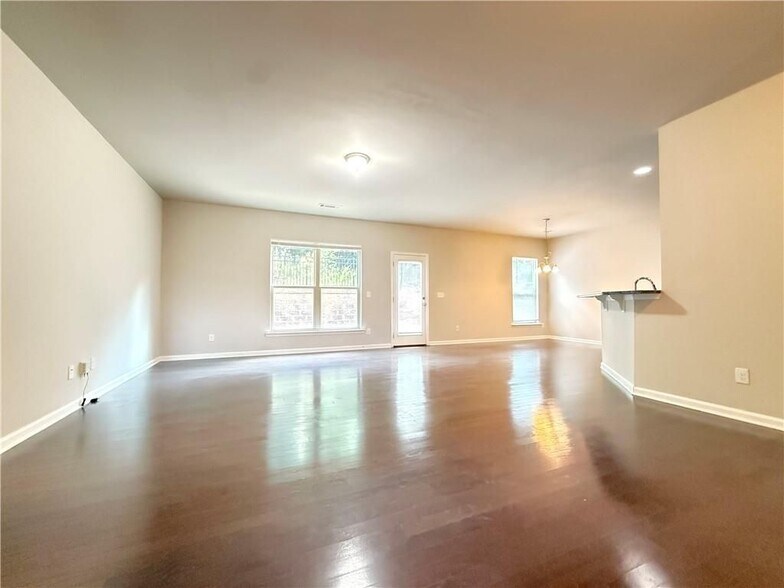 Building Photo - 1739 Charcoal Ives Rd