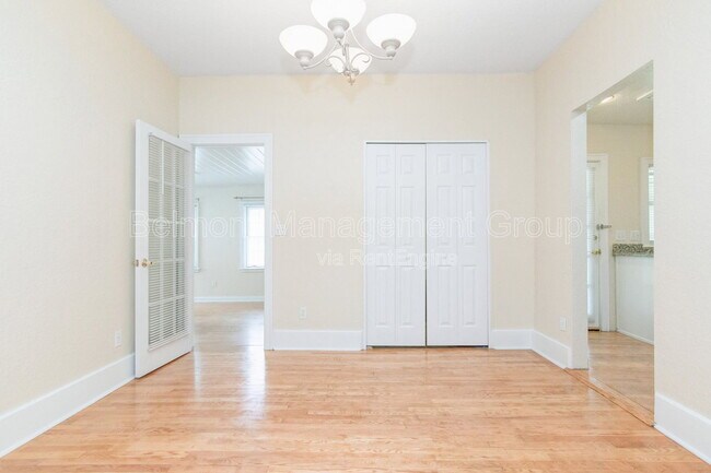 Building Photo - 1313 Buckingham Rd