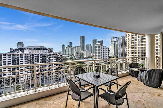 Building Photo - 848 Brickell Key Dr