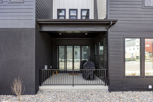 Building Photo - 6607 Purple Poppy Ln