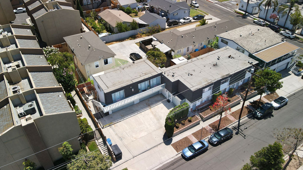 Building Photo - 2210 Gaviota Ave