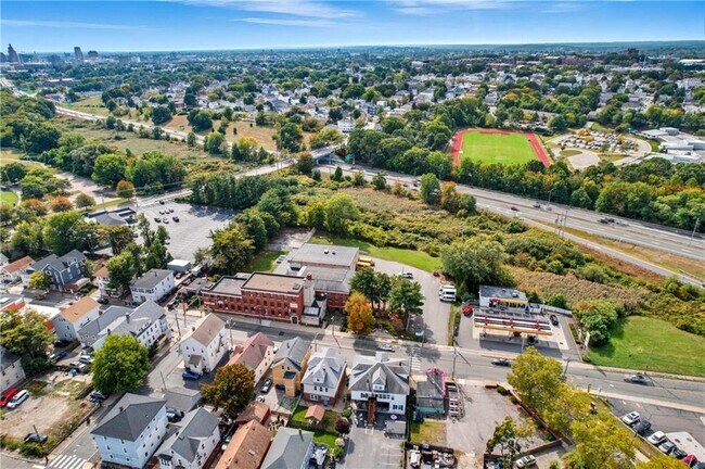 Building Photo - 555 Branch Ave