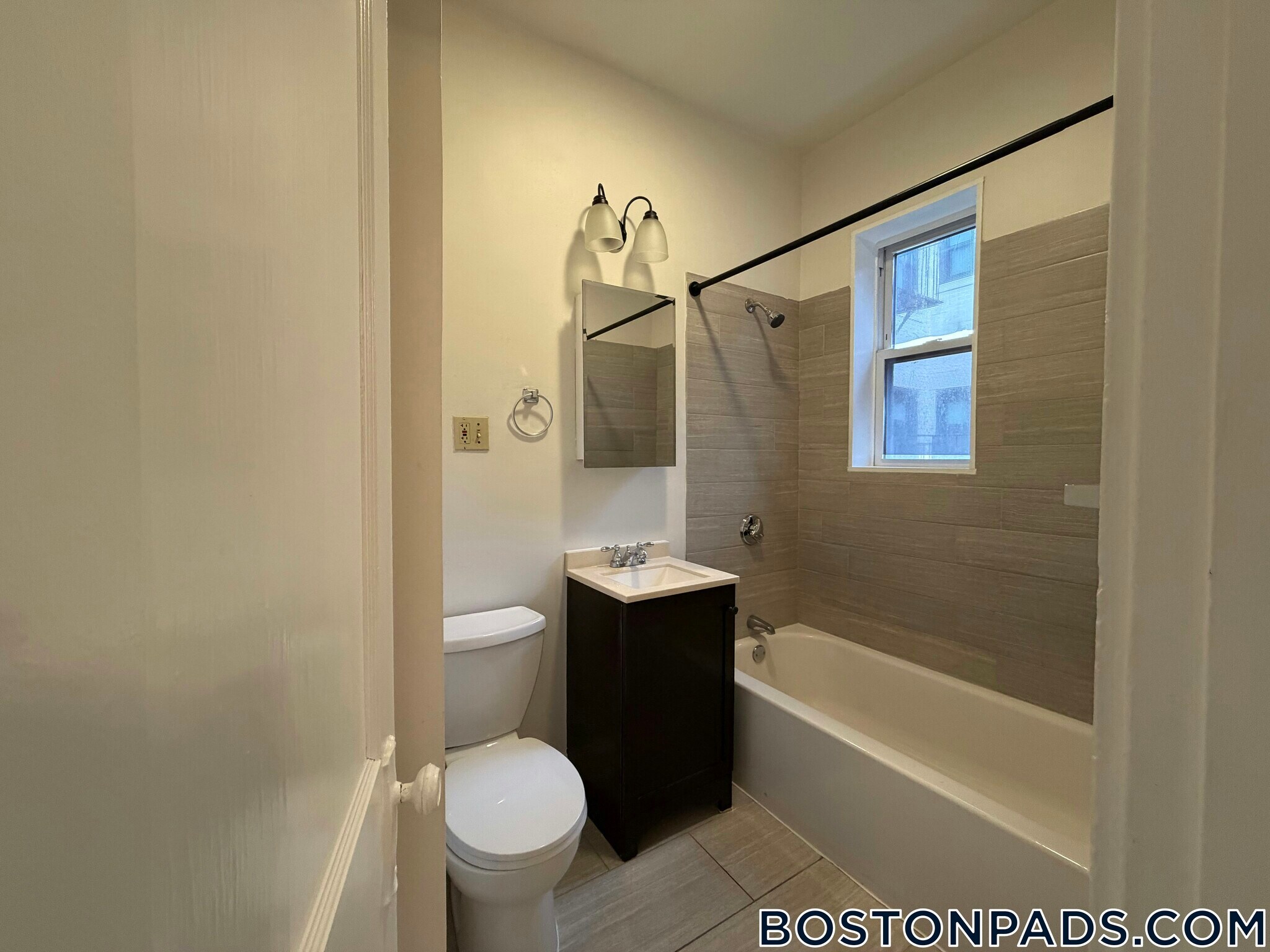 Building Photo - 38 Hemenway St