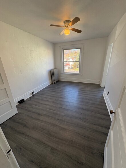 Building Photo - 543 3rd St