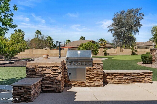 Building Photo - 3410 E Vallejo Ct