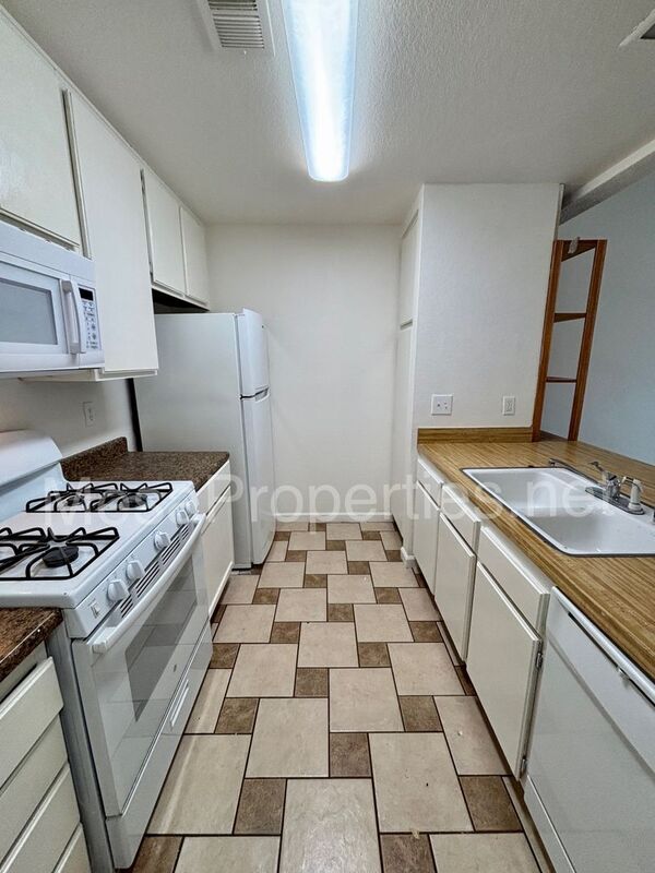 Building Photo - 2158 S Mountain Ave