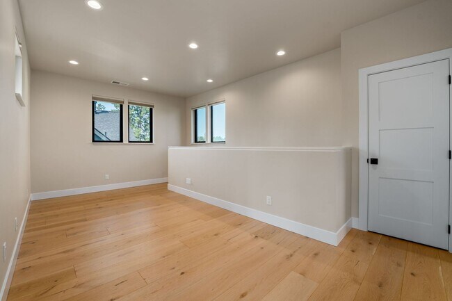 Building Photo - 2971 NW Polarstar Ave