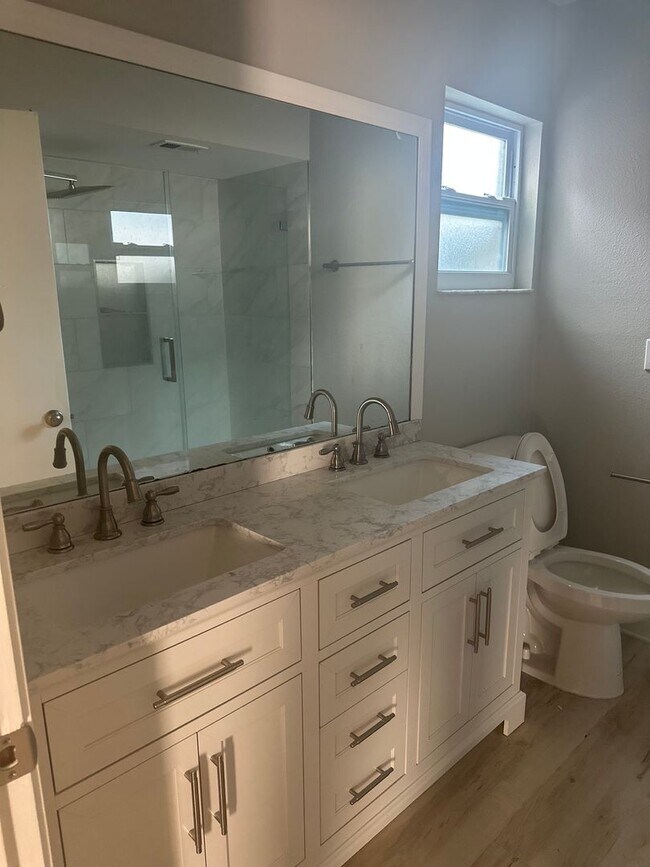 Building Photo - 3BR/2BA Pool Home with 2-Car Garage in St. Petersburg!