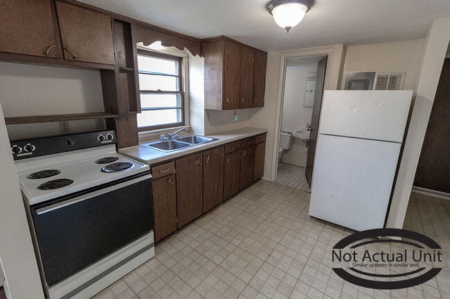 Building Photo - 2929 Northland Dr