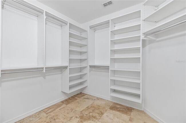 Building Photo - 2709 W Bay Ave
