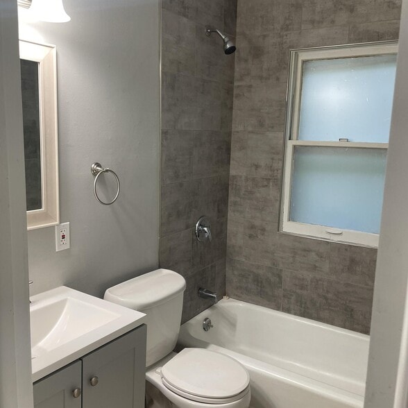 Building Photo - 5707 N 35th St