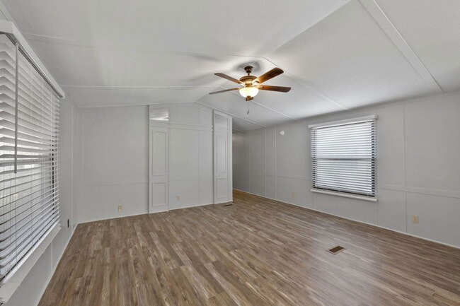 Building Photo - 6516 Blue Water Ct