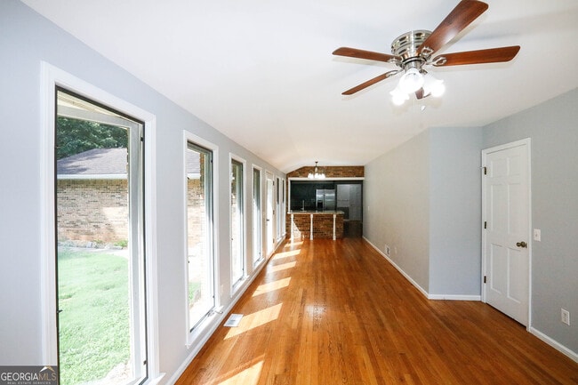 Building Photo - 2765 Collins Hill Rd
