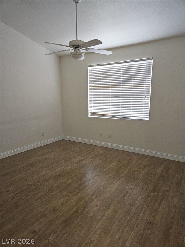 Building Photo - 9901 Trailwood Dr