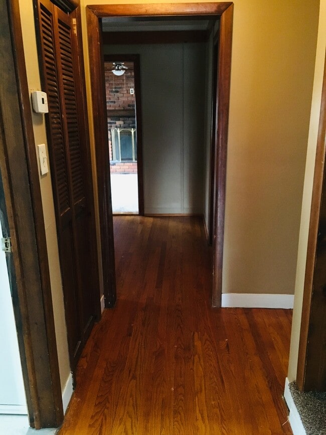 Building Photo - 3 Bedroom Bungalow in Eastpointe, MI - Sec. 8 OK