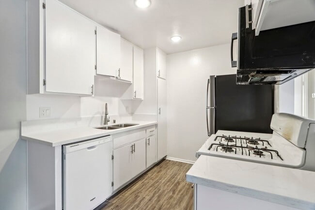 Interior Photo - 17211 Chatsworth Street