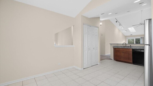 Building Photo - 3073 Kentshire Cir