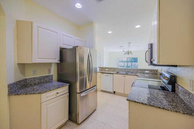 Building Photo - 5441 Via Delray Blvd