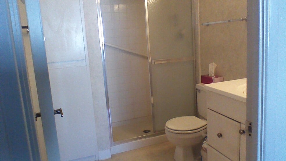 Master Bathroom - 7910 E Camelback Rd