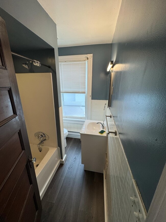 Newly renovated bathroom - 675 Spring Garden St