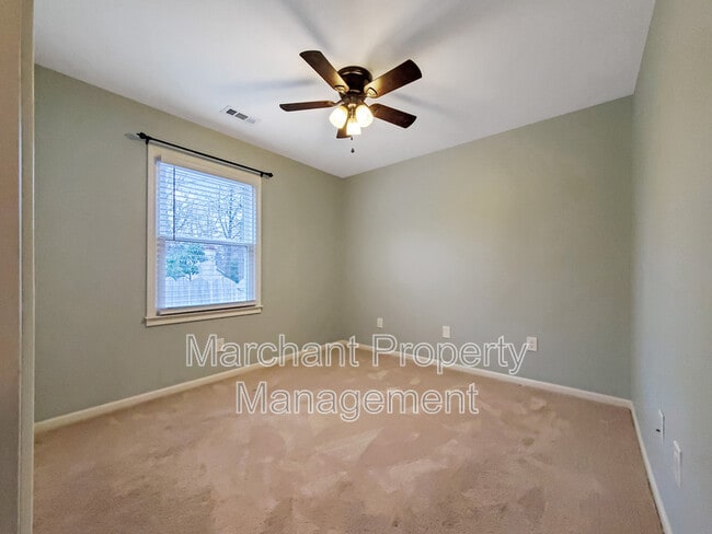 Building Photo - 117 Charmar Way