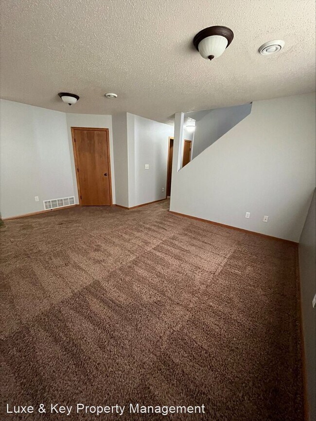 Building Photo - 3 br, 2 bath House - 3433 15th St S