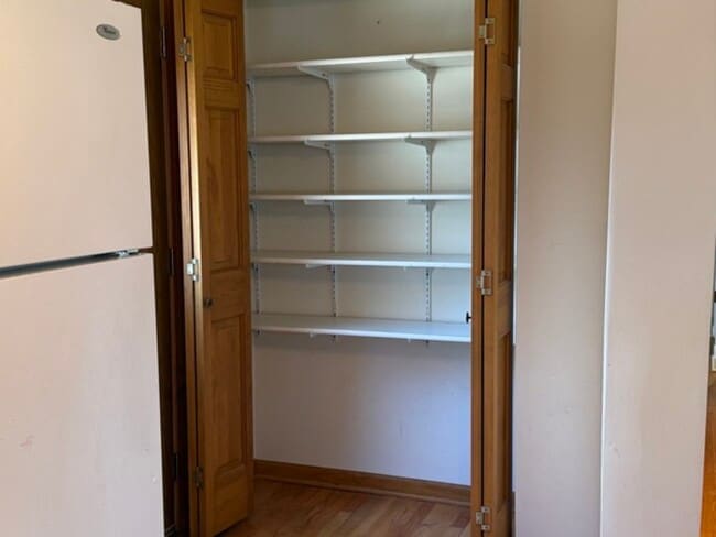 Building Photo - 125 Maple Ct