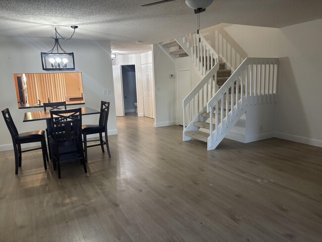 Building Photo - 3687 Carambola Cir N