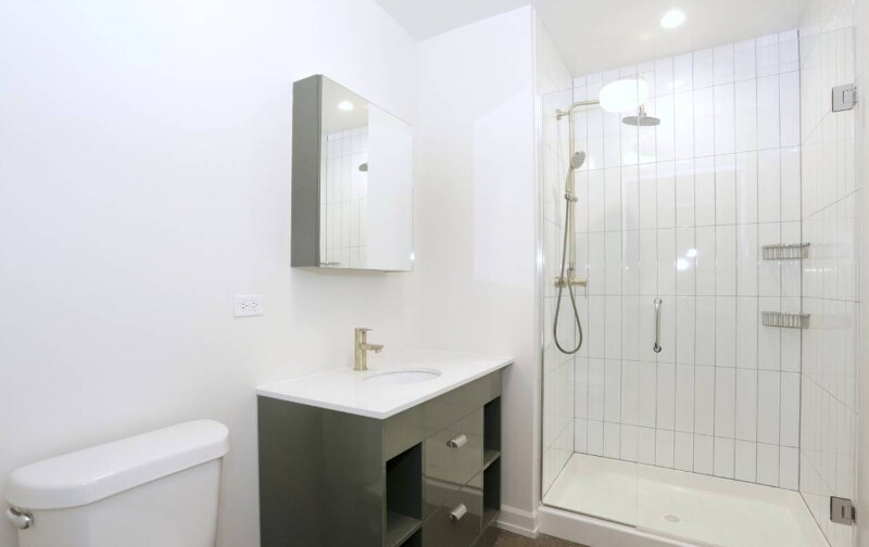 Building Photo - 98 W Chicago Ave