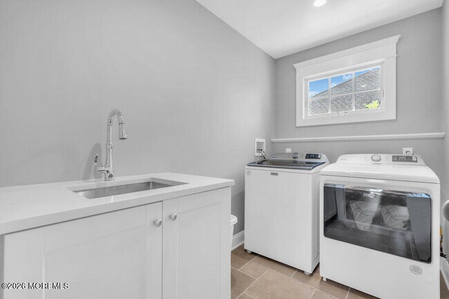 Building Photo - 44 Cowart Ave