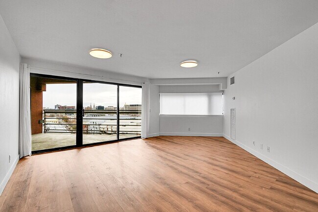 Building Photo - $1,750.00 - 1 Bedroom, 1 Bathroom, Condo in Denver with Cozy Balcony!