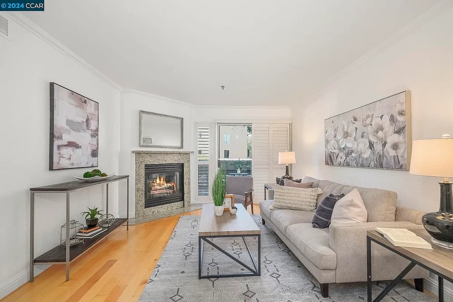 Building Photo - 2530 Oak Rd