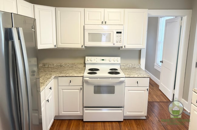 Building Photo - 305 Perry Rd