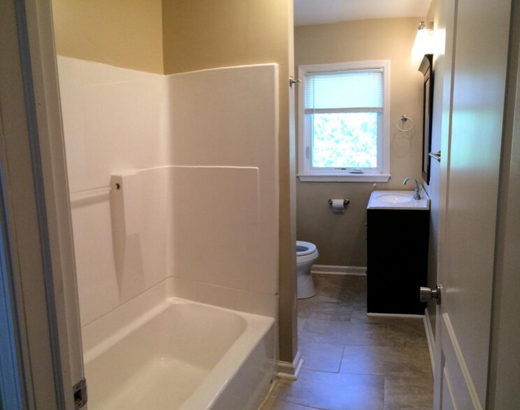 Building Photo - 158 Dryden Way