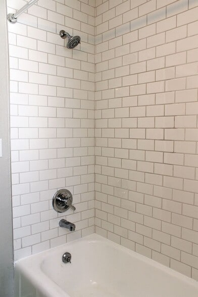 Building Photo - 5131-5147 SE 17th Avenue