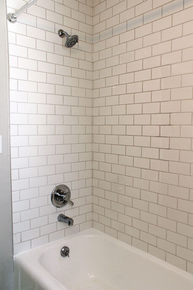 Building Photo - rensla14