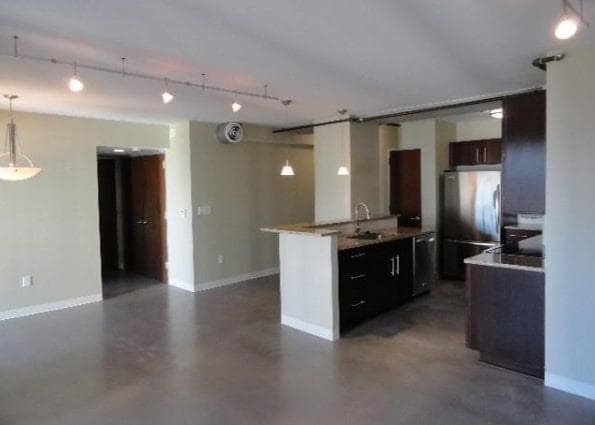 Building Photo - 800 Brazos St