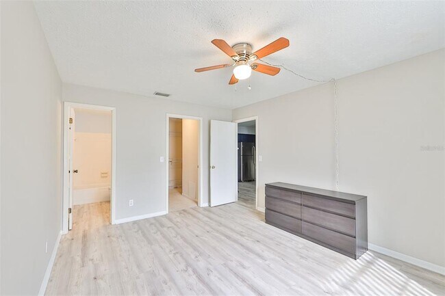 Building Photo - 1045 Apollo Beach Blvd