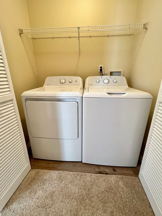 Building Photo - Carlsbad Condo West of 5 Freeway with Lagoon Views - Available June 1st!