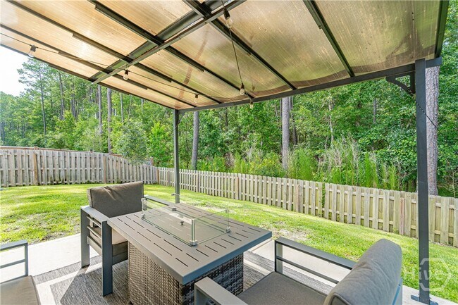 Building Photo - 318 Serengeti Blvd